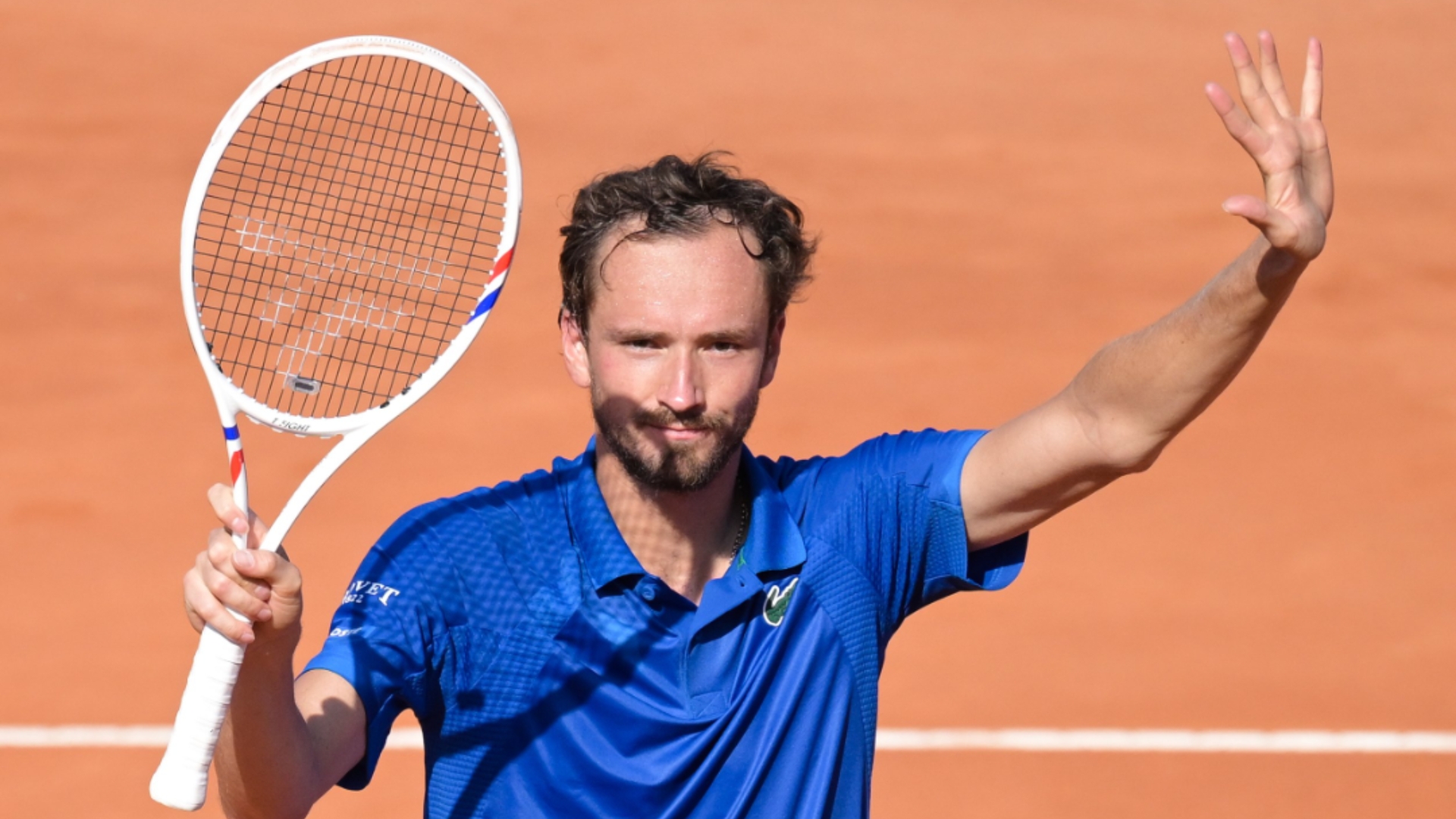 开云体育登录-世界网球队轻取日本网球队，梅德韦杰夫完成帽子戏法的简单介绍