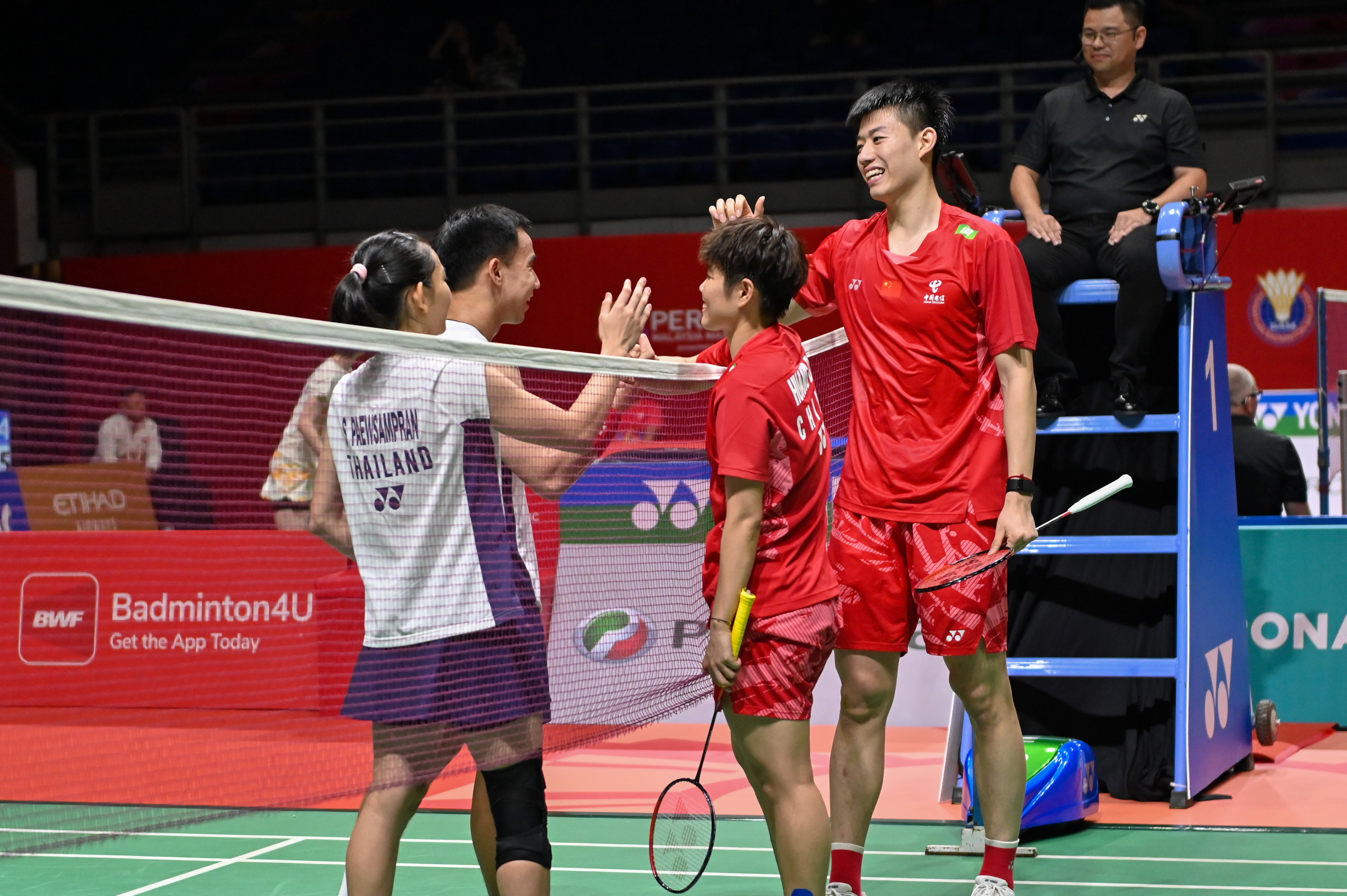 开云体育在线-马来西亚羽毛球队鏖战印度羽毛球队，戴资颖惊艳世界