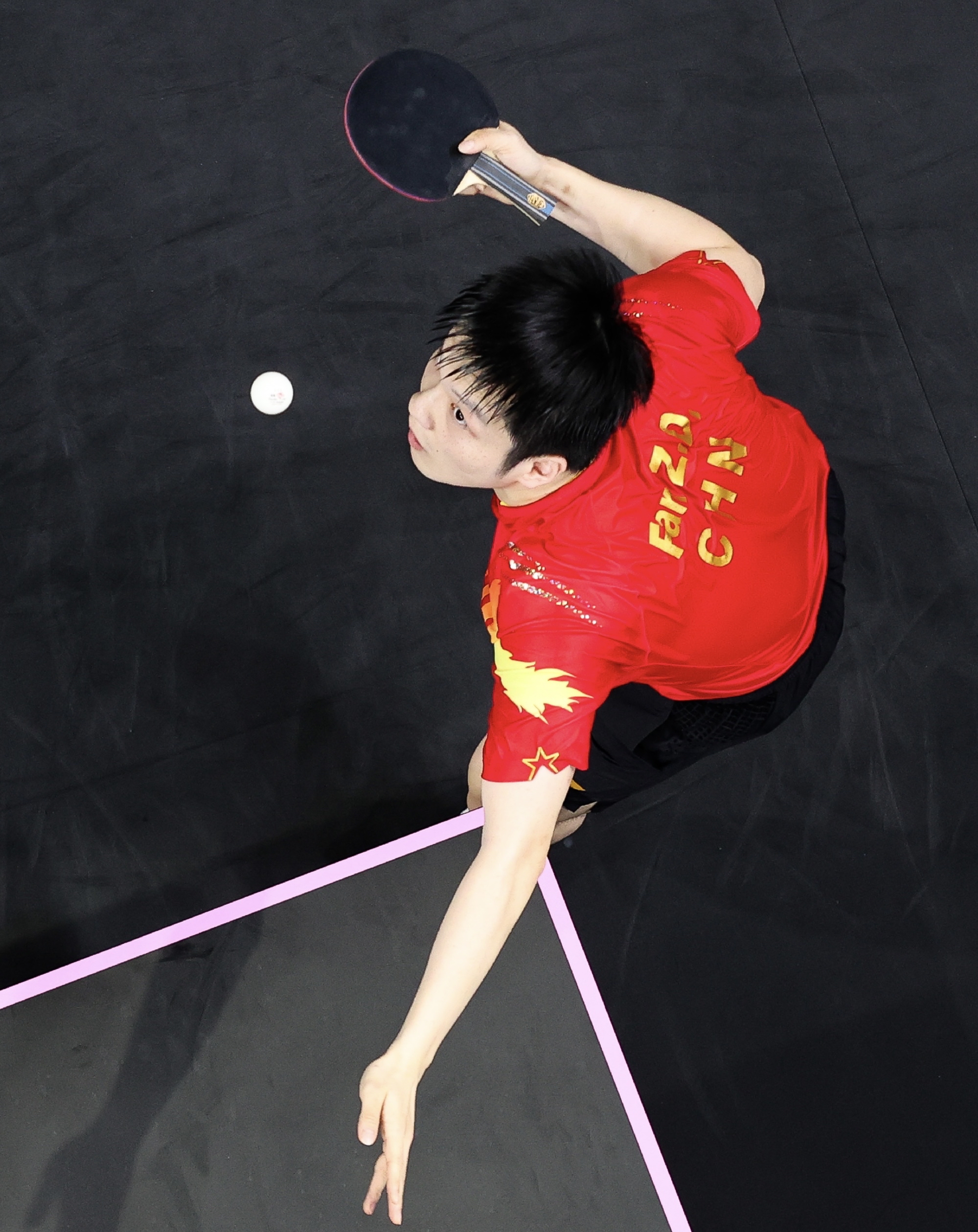 法国乒乓球队险胜德国乒乓球队，樊振东惊艳世界