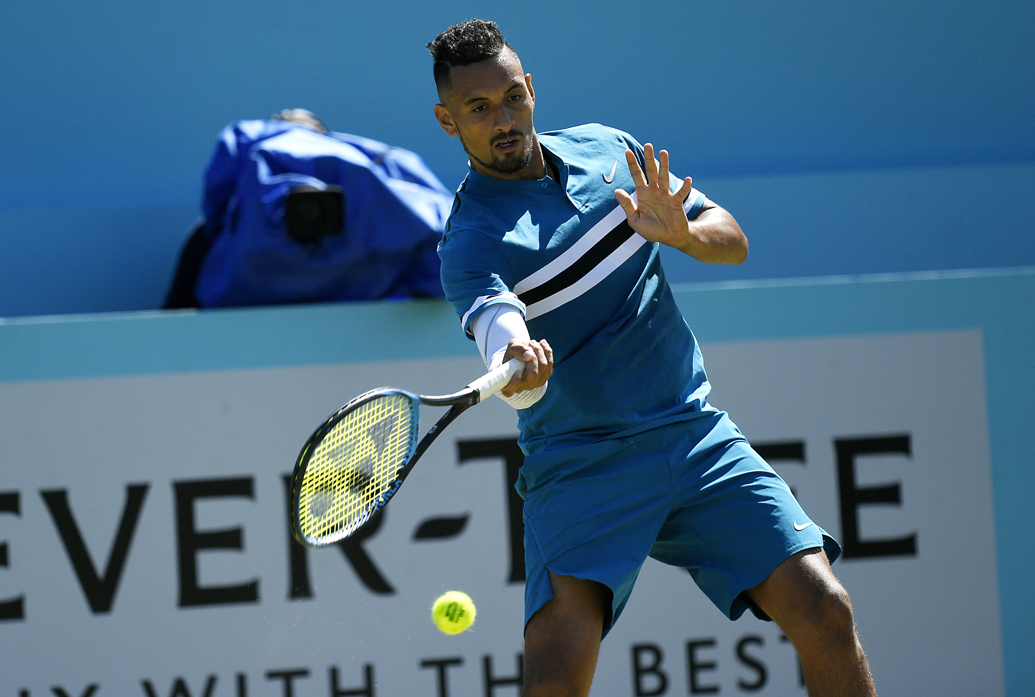 法国网球队爆冷美国网球队，克耶高斯关键制胜