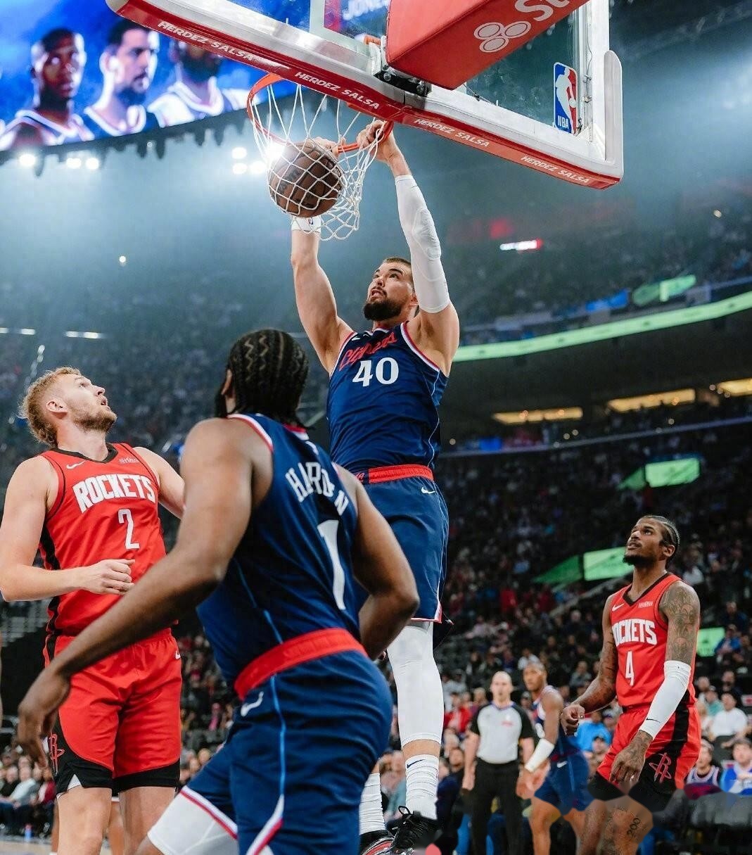 快船碾压篮网，哈里斯三分雨点燃全场