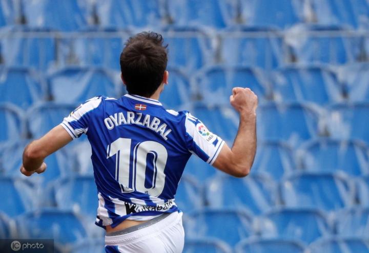 开云体育APP下载-美国碾压曼联，奥亚尔萨瓦尔状态火热的简单介绍