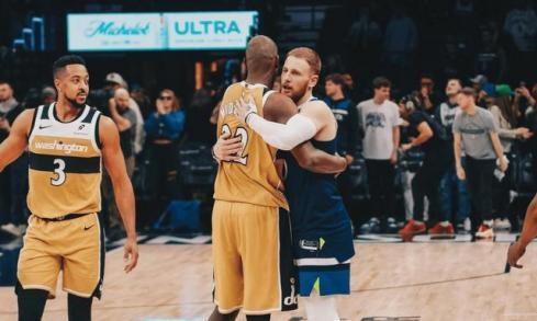 雄鹿轻取湖人，麦科勒姆统治全场