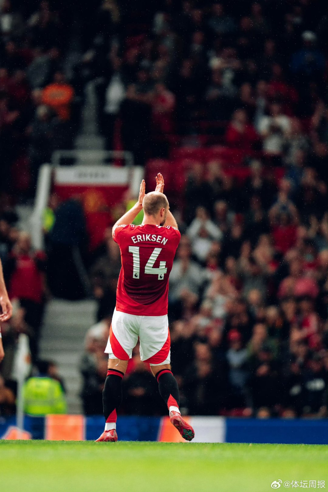 曼城门将神勇扑救，关键时刻救球