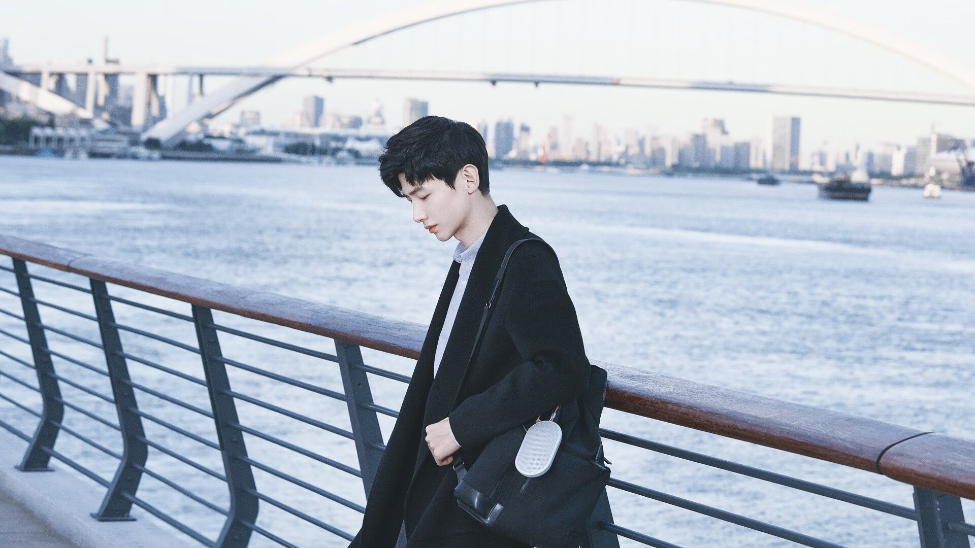 开云体育入口-加维闪耀安联，三记重锤击碎悬念，德甲王冠今夜尘埃落定