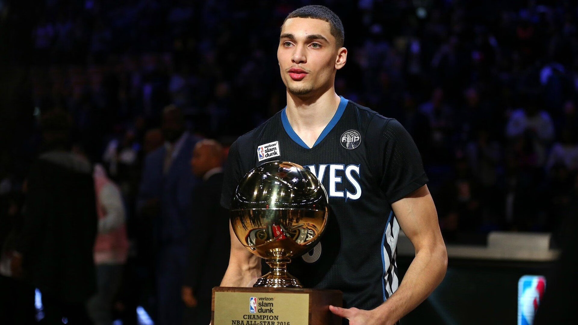 开云体育平台APP-鹰击长空锁撕裂之城，浓眉铁壁定生死战局