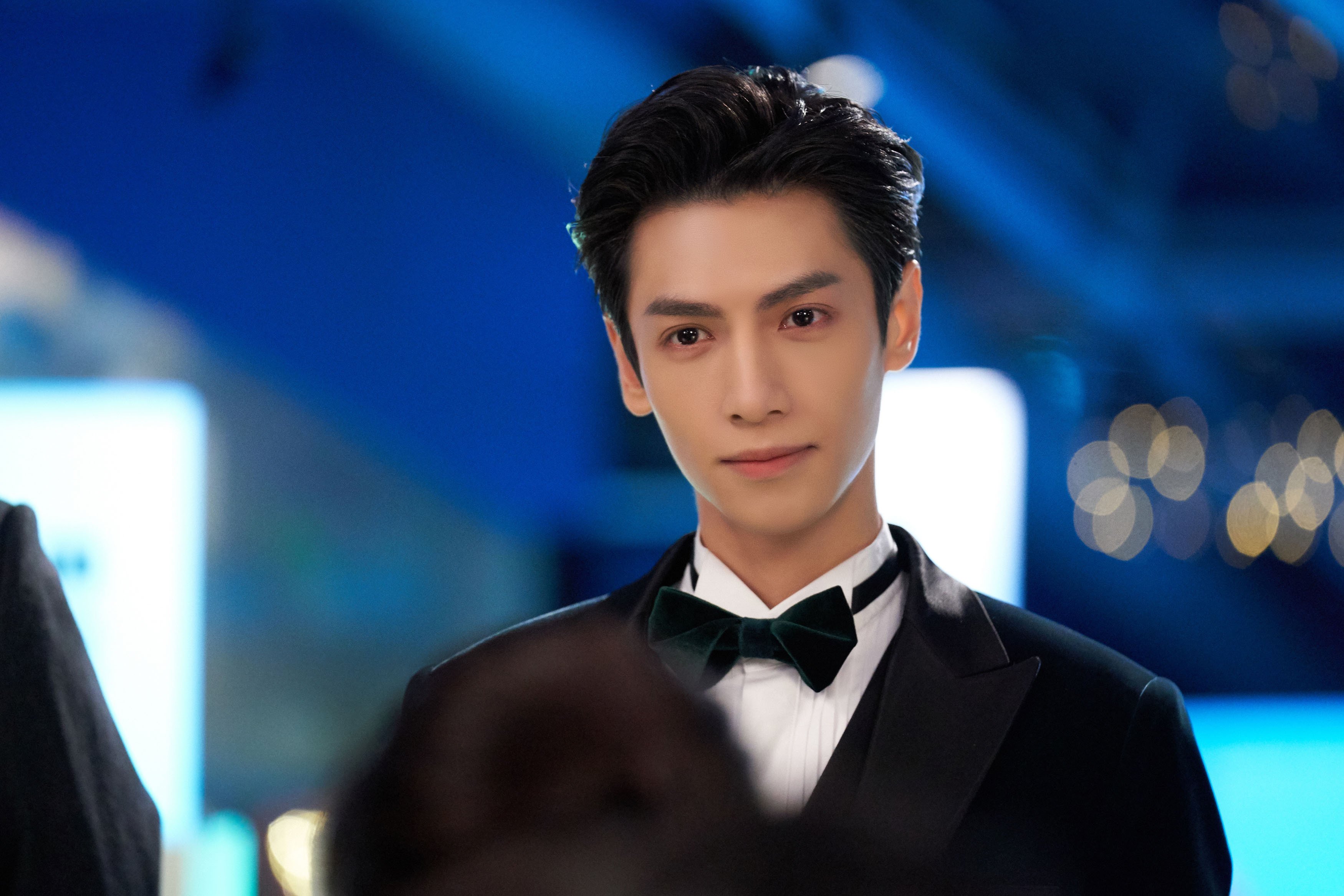 舞台与角落，当孙兴慜照亮欧冠之夜，比利亚雷亚尔在洪都拉斯写下注脚