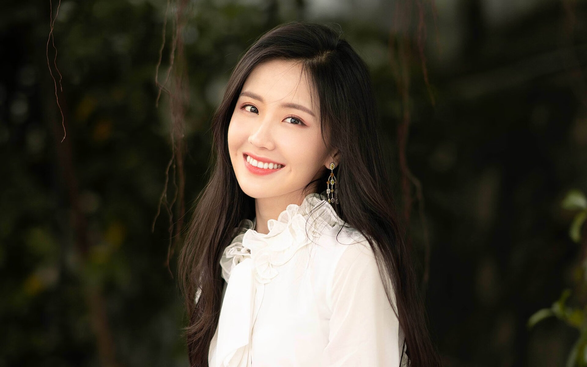 攻防一体！鹈鹕展翅全面压制深圳，米切尔化身关键先生定乾坤